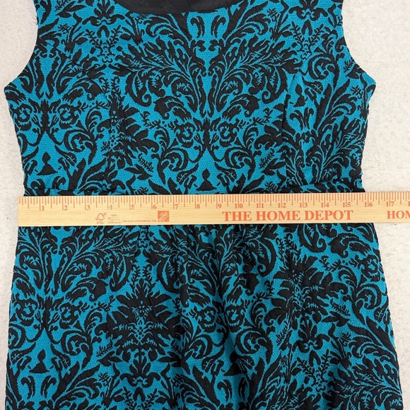 Motherhood Maternity Green and Black BrocadePrint - Picture 7 of 8